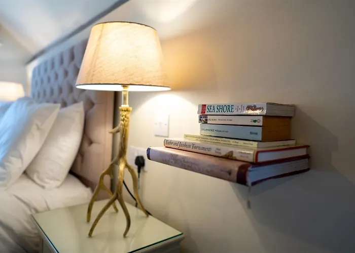 Ruswarp Hall - (adults Only) Guest house Whitby