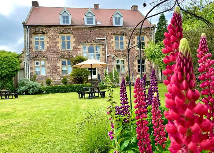 Ruswarp Hall - (adults Only) Guest house Whitby