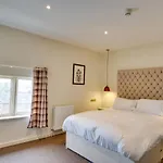 Ruswarp Hall - (adults Only) بيت ضيافة ويتبي