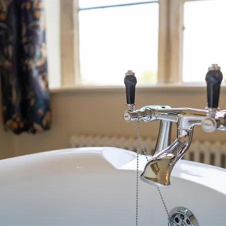 Ruswarp Hall - (adults Only) Guest house Whitby