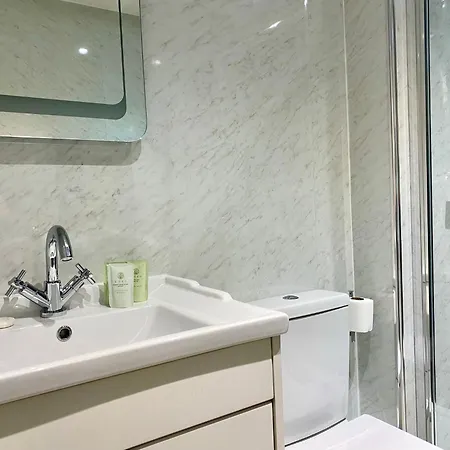Ruswarp Hall - (adults Only) Guest house Whitby